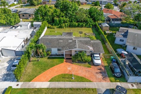 Villa ou maison à Miami, Floride 3 chambres, 109.44 m2 № 2175690