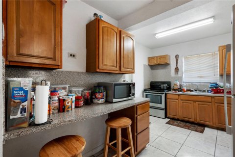 Villa ou maison à vendre à Miami, Floride: 3 chambres, 109.44 m2 № 2175690 - photo 4