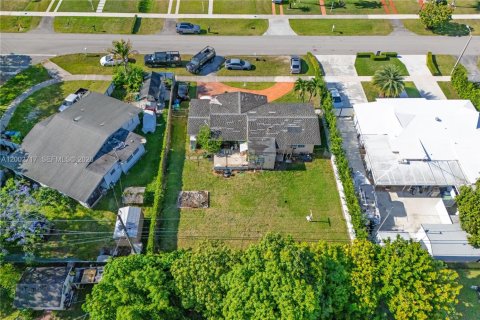 Villa ou maison à vendre à Miami, Floride: 3 chambres, 109.44 m2 № 2175690 - photo 30