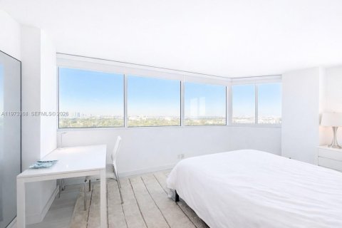 Condominio en alquiler en Miami Beach, Florida, 2 dormitorios, 111.48 m2 № 2038286 - foto 7