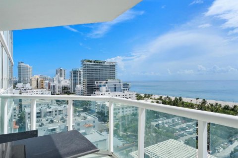 Condominio en alquiler en Miami Beach, Florida, 2 dormitorios, 111.48 m2 № 2038286 - foto 3