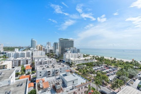 Condo in Miami Beach, Florida, 2 bedrooms № 2038286 - photo 23