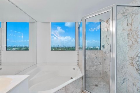 Condominio en alquiler en Miami Beach, Florida, 2 dormitorios, 111.48 m2 № 2038286 - foto 14