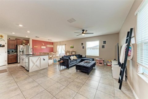 Villa ou maison à vendre à Wimauma, Floride: 4 chambres, 177.81 m2 № 2352347 - photo 9