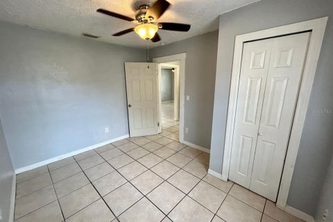 House in Tampa, Florida 3 bedrooms, 86.96 sq.m. № 2148328 - photo 6