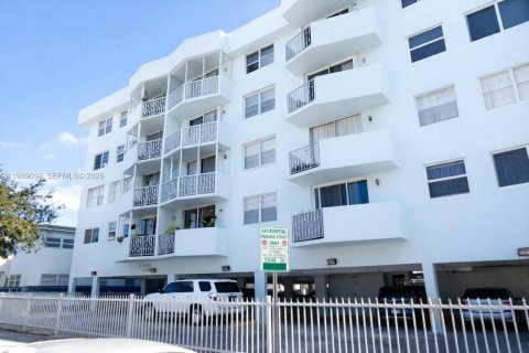 Copropriété à louer à Miami Beach, Floride: 1 chambre, 62.43 m2 № 1997646 - photo 13