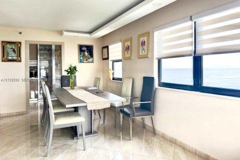 Condominio en venta en Hollywood, Florida, 3 dormitorios, 184.88 m2 № 2433803 - foto 21