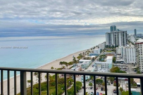 Condominio en venta en Hollywood, Florida, 3 dormitorios, 184.88 m2 № 2433803 - foto 3