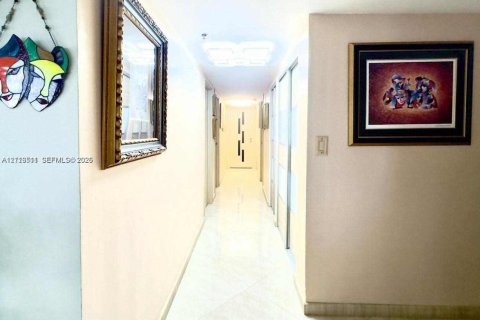 Condominio en venta en Hollywood, Florida, 3 dormitorios, 184.88 m2 № 2433803 - foto 17