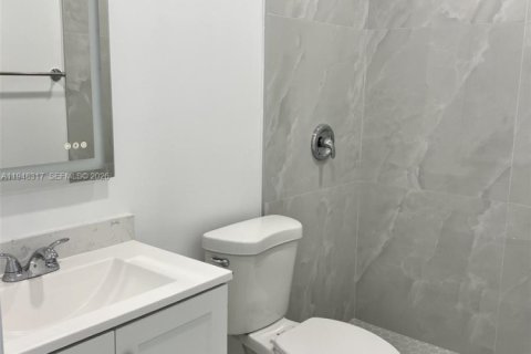 Снять в аренду виллу или дом в Майами, Флорида 1 спальня, 130.71м2, № 2004348 - фото 6