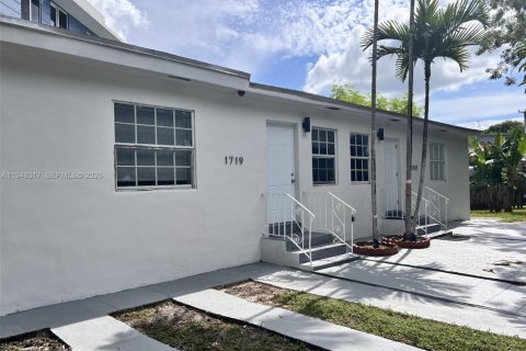 Дом в Майами, Флорида 1 спальня, 130.71м2 № 2004348