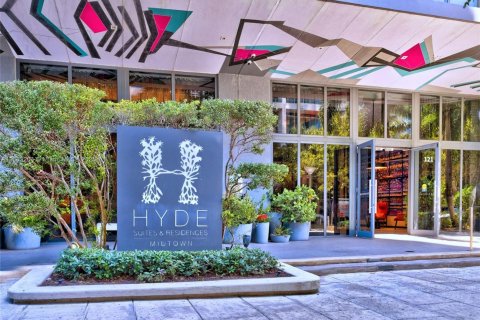 Condo in Miami, Florida, 1 bedroom  № 1890516 - photo 16