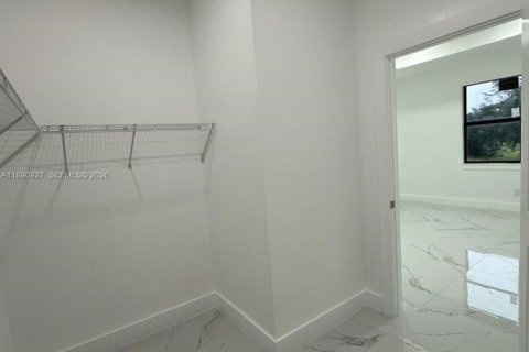 Casa en venta en Lehigh Acres, Florida, 3 dormitorios № 2062284 - foto 9