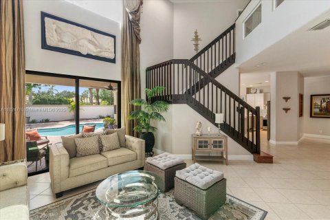 House in Pembroke Pines, Florida 6 bedrooms, 336.49 sq.m. № 1790444 - photo 6