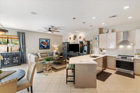 House in Pembroke Pines, Florida 6 bedrooms, 336.49 sq.m. № 1790444 - photo 19