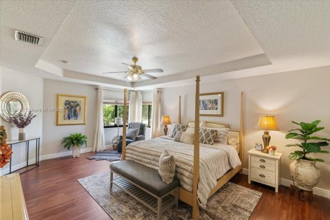 House in Pembroke Pines, Florida 6 bedrooms, 336.49 sq.m. № 1790444 - photo 8