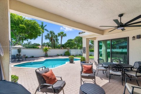 House in Pembroke Pines, Florida 6 bedrooms, 336.49 sq.m. № 1790444 - photo 26