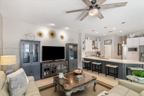 House in Pembroke Pines, Florida 6 bedrooms, 336.49 sq.m. № 1790444 - photo 22
