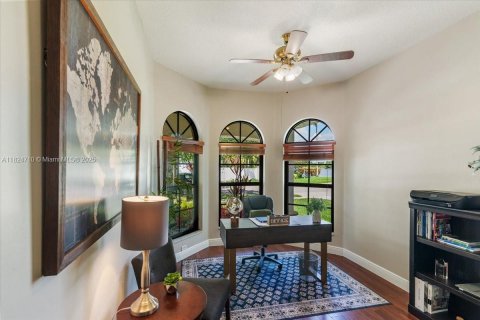 House in Pembroke Pines, Florida 6 bedrooms, 336.49 sq.m. № 1790444 - photo 25
