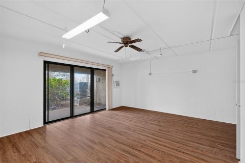 Touwnhouse à vendre à Treasure Island, Floride: 2 chambres, 162.58 m2 № 2391089 - photo 18