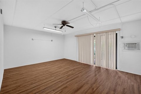 Touwnhouse à vendre à Treasure Island, Floride: 2 chambres, 162.58 m2 № 2391089 - photo 19