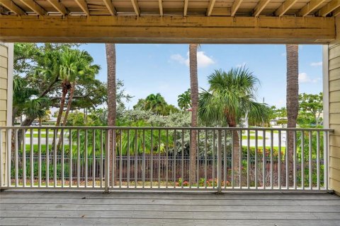 Touwnhouse à vendre à Treasure Island, Floride: 2 chambres, 162.58 m2 № 2391089 - photo 26