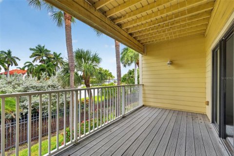 Touwnhouse à vendre à Treasure Island, Floride: 2 chambres, 162.58 m2 № 2391089 - photo 25
