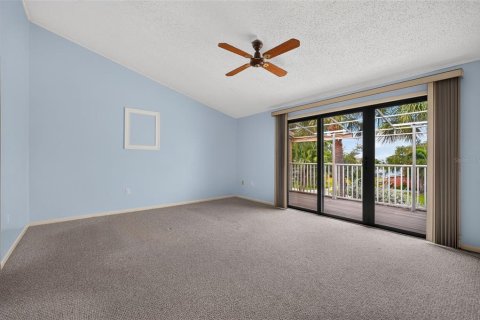 Touwnhouse à vendre à Treasure Island, Floride: 2 chambres, 162.58 m2 № 2391089 - photo 14