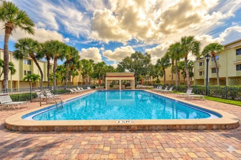 Touwnhouse à vendre à Treasure Island, Floride: 2 chambres, 162.58 m2 № 2391089 - photo 5