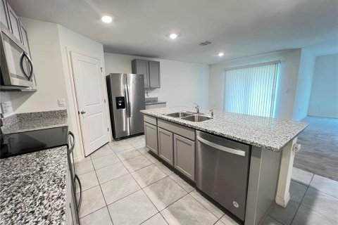 Casa en alquiler en Beverly Hills, Florida, 4 dormitorios, 169.83 m2 № 1816914 - foto 6