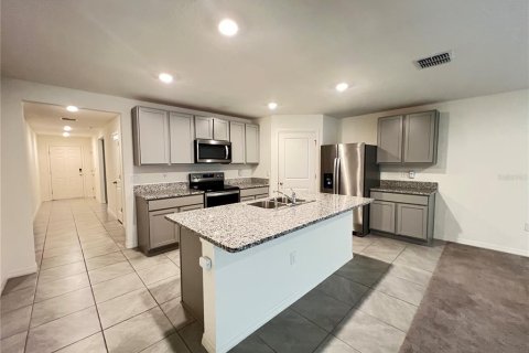 Casa en alquiler en Beverly Hills, Florida, 4 dormitorios, 169.83 m2 № 1816914 - foto 5