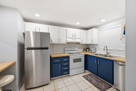 Condominio en Boynton Beach, Florida, 2 dormitorios  № 2086093