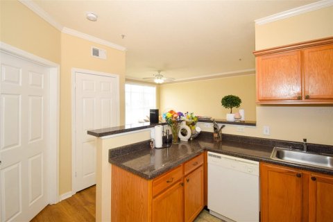 Condo in Bradenton, Florida, 1 bedroom  № 1823957 - photo 13