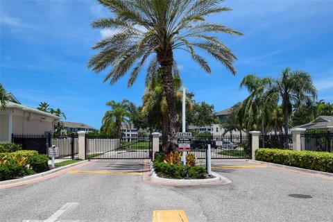 Condo in Bradenton, Florida, 1 bedroom  № 1823957 - photo 6