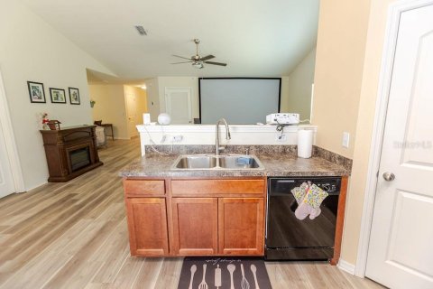 Casa en venta en Weeki Wachee, Florida, 3 dormitorios, 140.38 m2 № 2211519 - foto 20