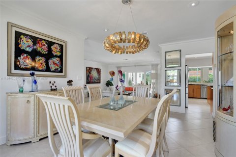 Villa ou maison à vendre à Miami, Floride: 5 chambres, 392.6 m2 № 1842866 - photo 20