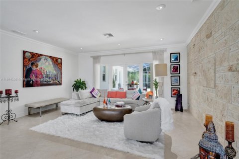 Villa ou maison à vendre à Miami, Floride: 5 chambres, 392.6 m2 № 1842866 - photo 4