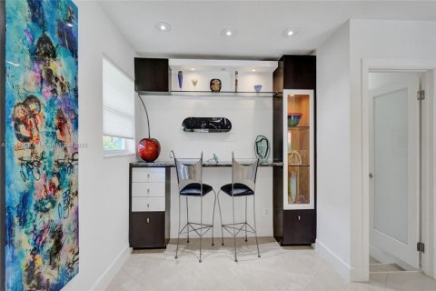 Villa ou maison à vendre à Miami, Floride: 5 chambres, 392.6 m2 № 1842866 - photo 18