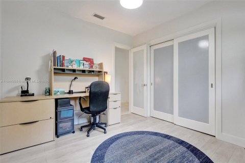Villa ou maison à vendre à Miami, Floride: 5 chambres, 392.6 m2 № 1842866 - photo 29