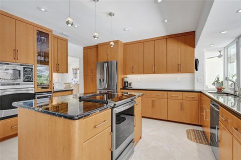 Villa ou maison à vendre à Miami, Floride: 5 chambres, 392.6 m2 № 1842866 - photo 13