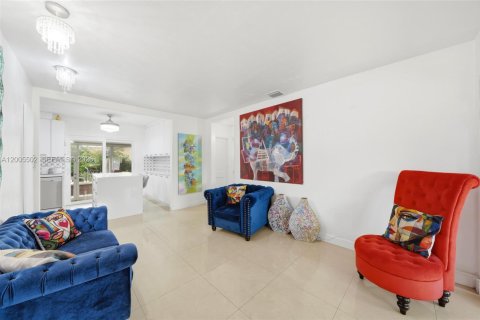 Купить виллу или дом в Майами, Флорида 3 спальни, 98.57м2, № 2068787 - фото 9