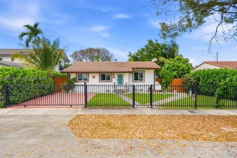 Купить виллу или дом в Майами, Флорида 3 спальни, 98.57м2, № 2068787 - фото 2