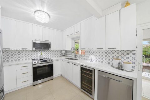 Купить виллу или дом в Майами, Флорида 3 спальни, 98.57м2, № 2068787 - фото 14