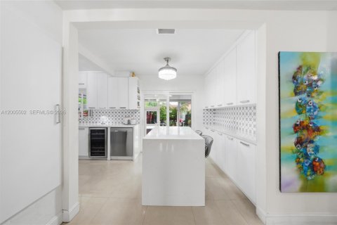 Купить виллу или дом в Майами, Флорида 3 спальни, 98.57м2, № 2068787 - фото 13