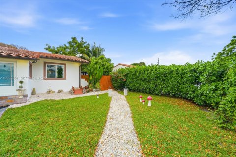 Купить виллу или дом в Майами, Флорида 3 спальни, 98.57м2, № 2068787 - фото 5