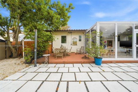 Купить виллу или дом в Майами, Флорида 3 спальни, 98.57м2, № 2068787 - фото 25