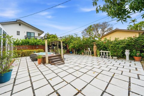 Купить виллу или дом в Майами, Флорида 3 спальни, 98.57м2, № 2068787 - фото 28