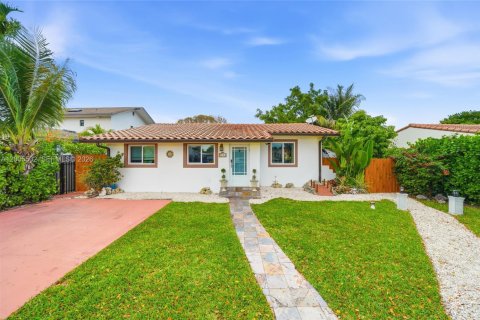 Дом в Майами, Флорида 3 спальни, 98.57м2 № 2068787