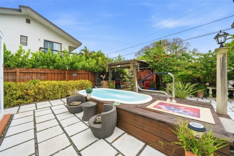 Купить виллу или дом в Майами, Флорида 3 спальни, 98.57м2, № 2068787 - фото 30