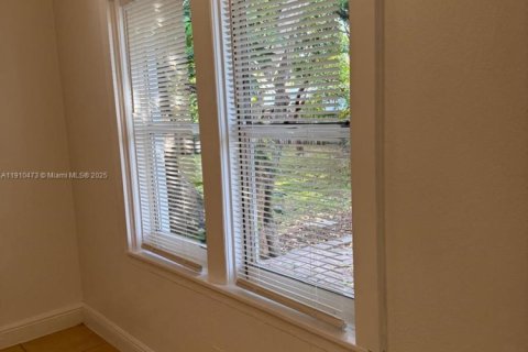 Villa ou maison à louer à Hollywood, Floride: 1 chambre, 50.17 m2 № 1966609 - photo 9